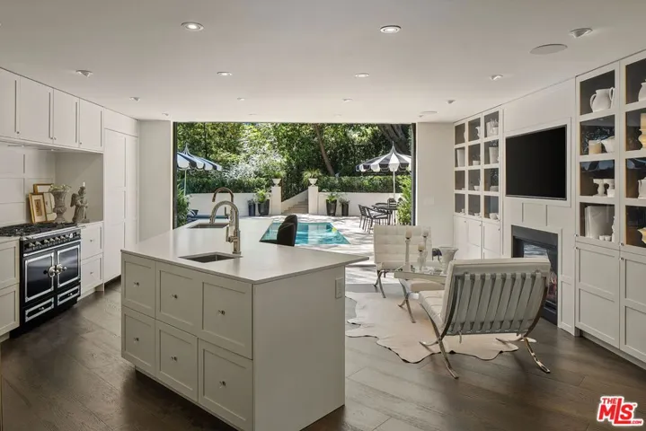 943 Moraga Drive, Los Angeles, California 90049