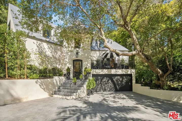 943 Moraga Drive, Los Angeles, California 90049
