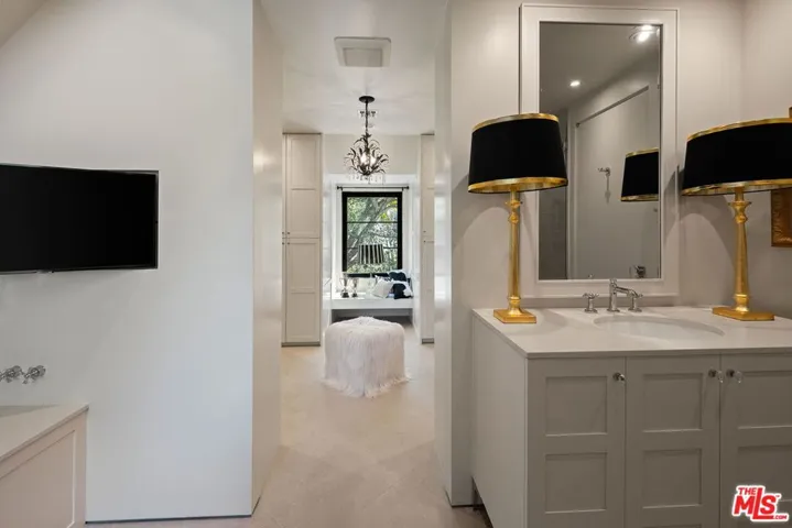943 Moraga Drive, Los Angeles, California 90049
