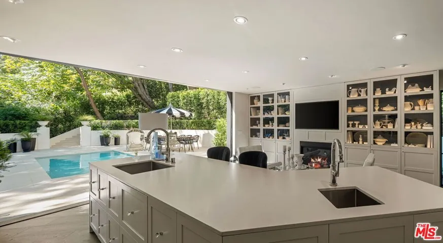 943 Moraga Drive, Los Angeles, California 90049