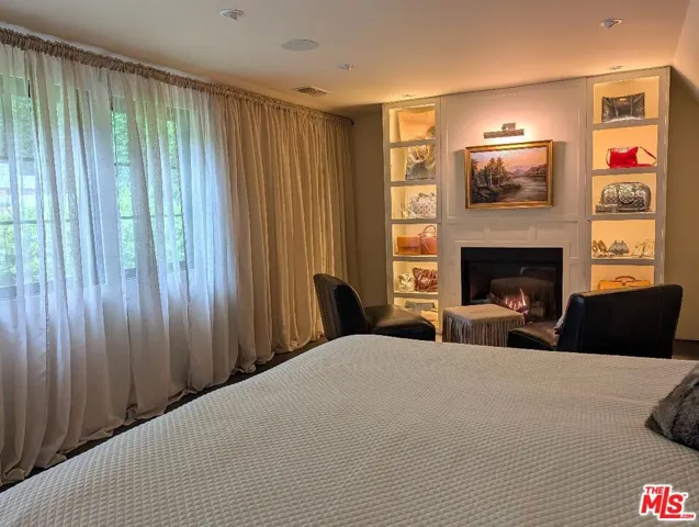 943 Moraga Drive, Los Angeles, California 90049