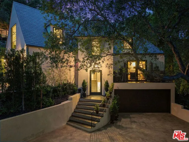 943 Moraga Drive, Los Angeles, California 90049