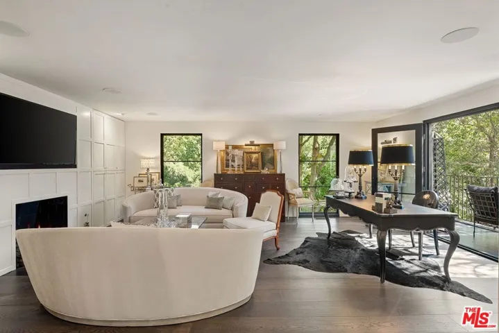 943 Moraga Drive, Los Angeles, California 90049