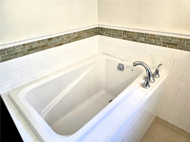 17840 Tarzana Street, Encino, California 91316