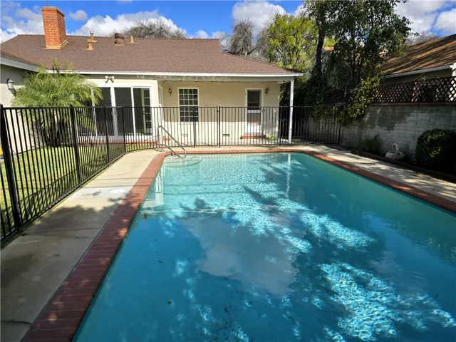 17840 Tarzana Street, Encino, California 91316