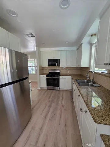 17840 Tarzana Street, Encino, California 91316