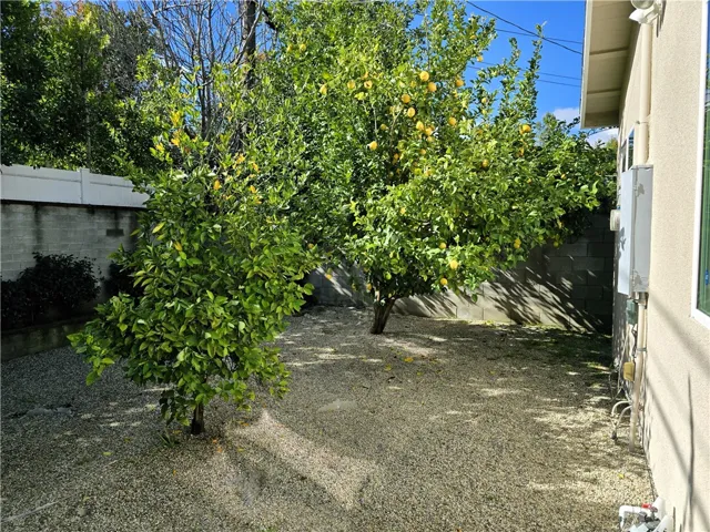 17840 Tarzana Street, Encino, California 91316