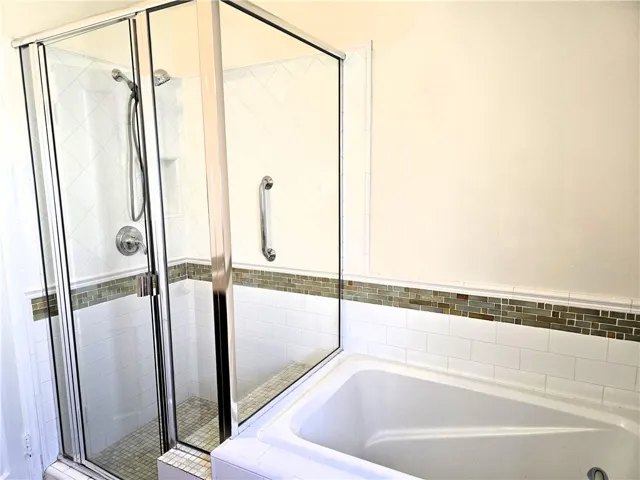 17840 Tarzana Street, Encino, California 91316
