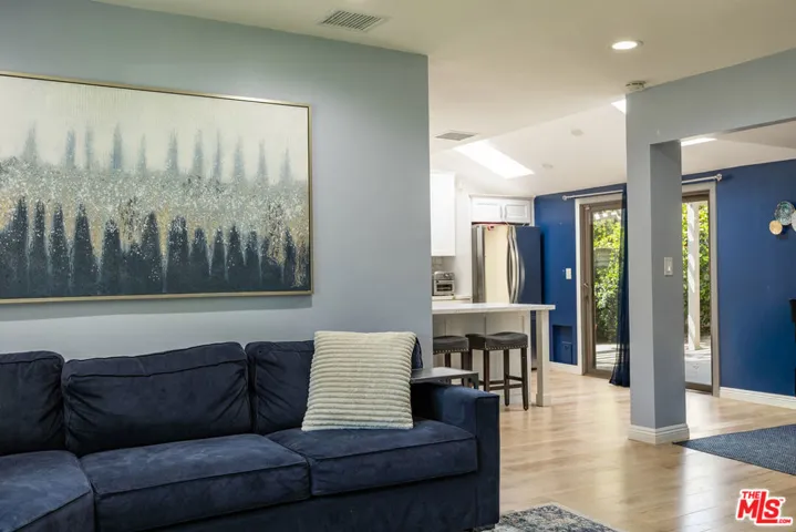 8131 Bianca Avenue, Northridge, California 91325
