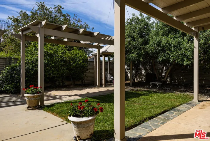 8131 Bianca Avenue, Northridge, California 91325