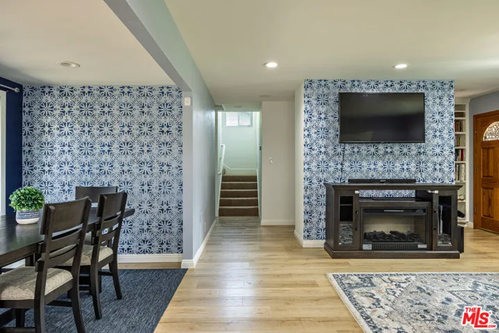 8131 Bianca Avenue, Northridge, California 91325