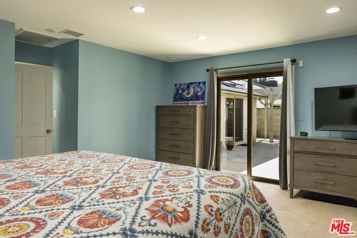 8131 Bianca Avenue, Northridge, California 91325