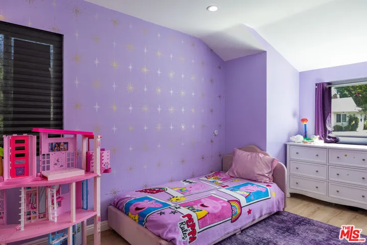 8131 Bianca Avenue, Northridge, California 91325