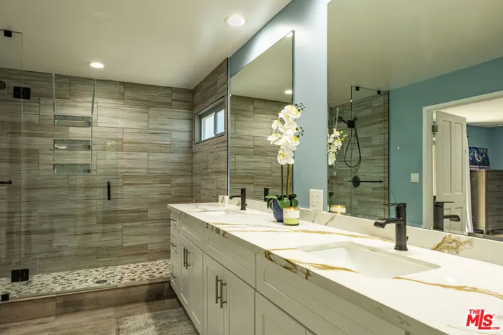8131 Bianca Avenue, Northridge, California 91325