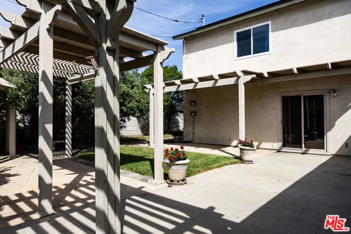 8131 Bianca Avenue, Northridge, California 91325