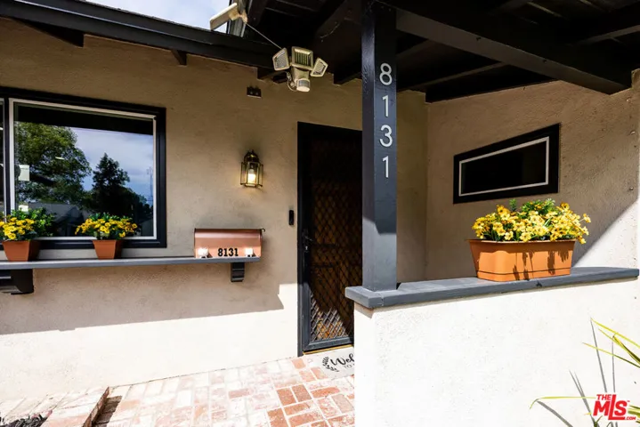 8131 Bianca Avenue, Northridge, California 91325