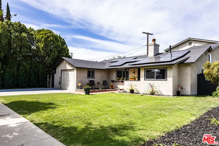 8131 Bianca Avenue, Northridge, California 91325