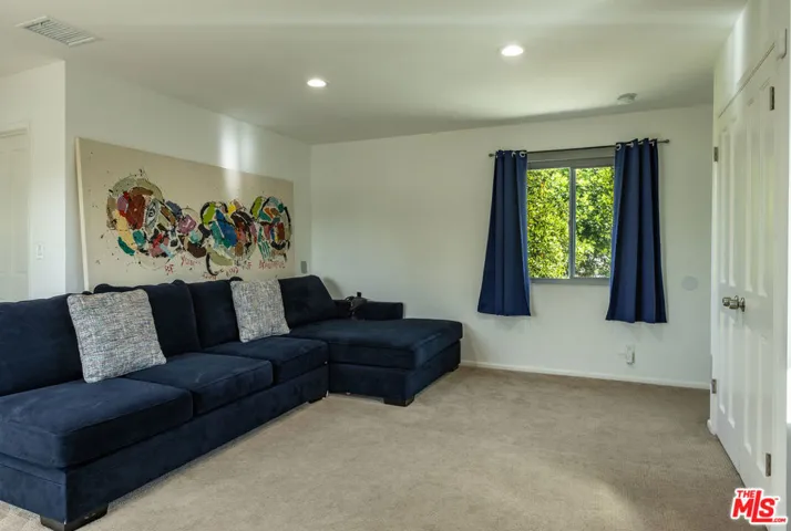 8131 Bianca Avenue, Northridge, California 91325