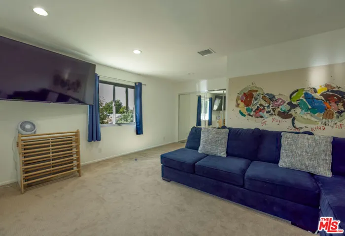 8131 Bianca Avenue, Northridge, California 91325