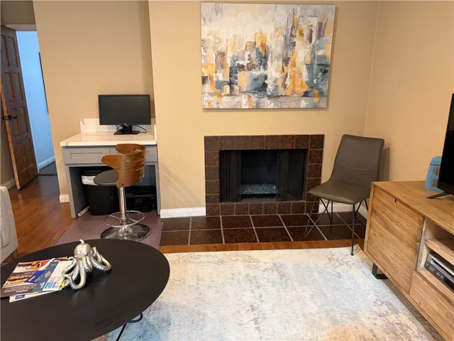 Gas fireplace in fam rm