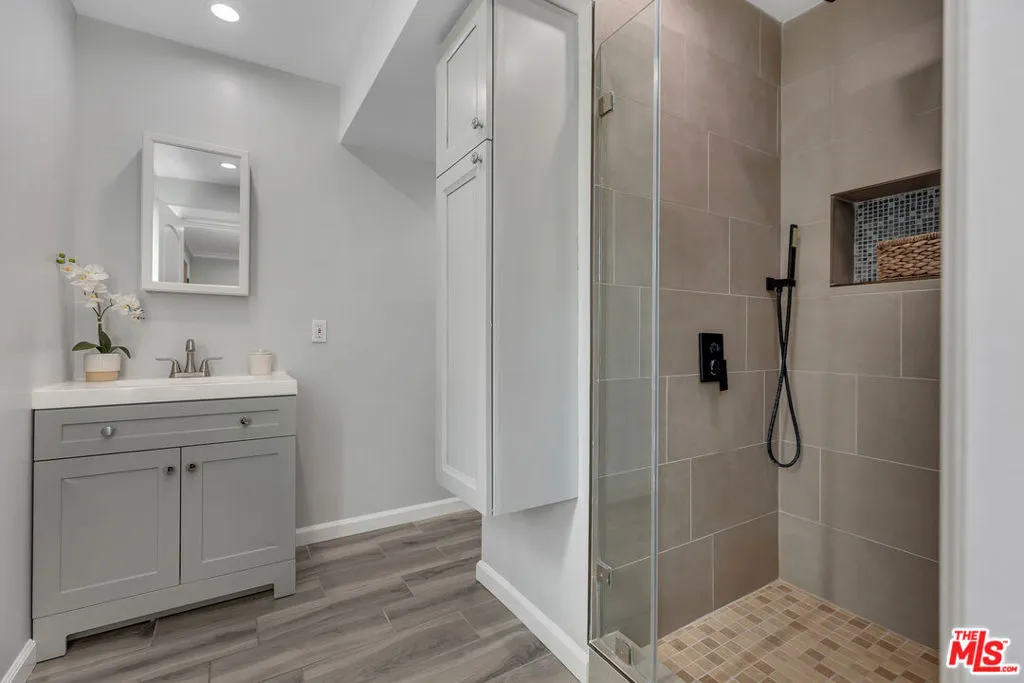 1st Floor Bath Bonus Room