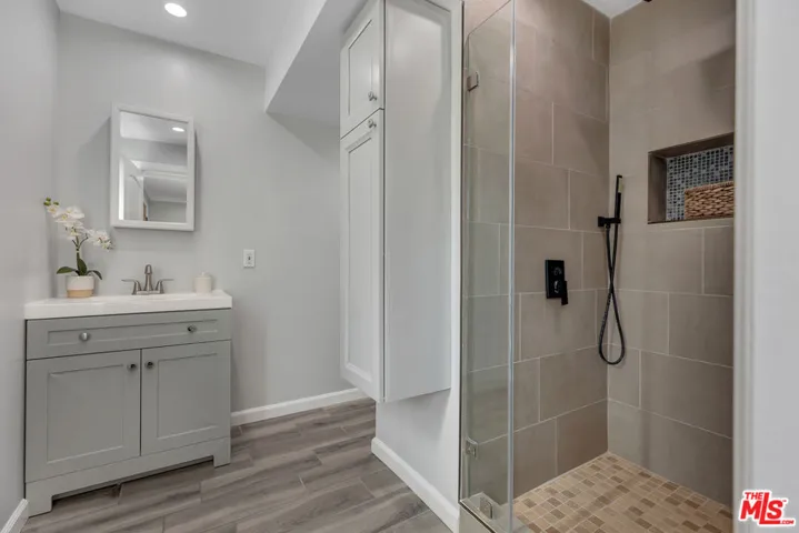 1st Floor Bath Bonus Room