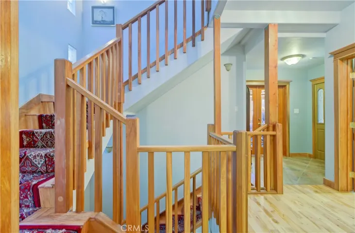 Landing to stairs