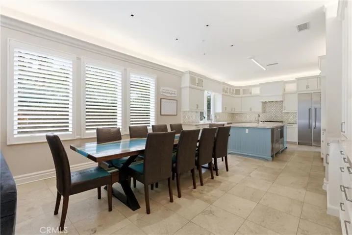 dining room is open to the kitchen