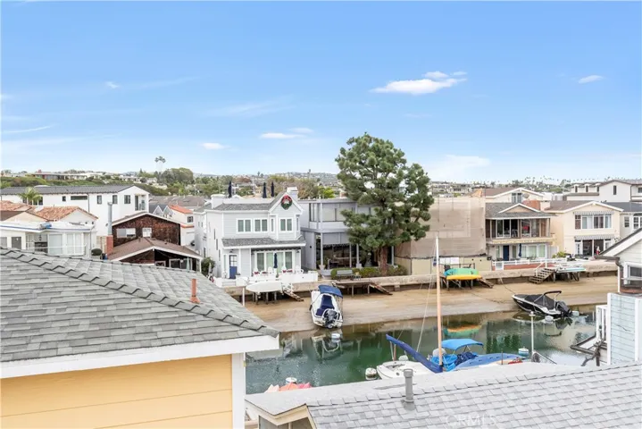 325 Grand Canal, Newport Beach, California 92662