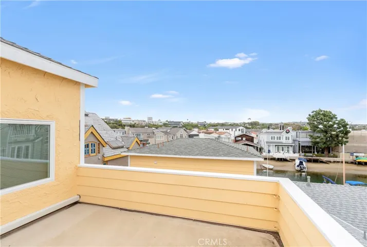 325 Grand Canal, Newport Beach, California 92662