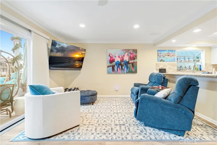 325 Grand Canal, Newport Beach, California 92662