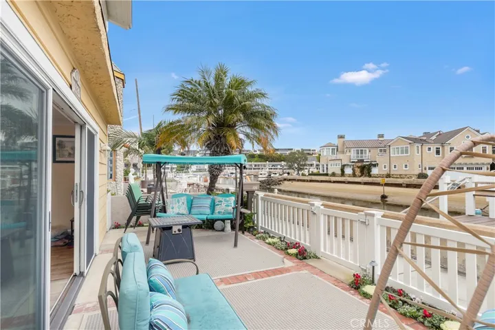 325 Grand Canal, Newport Beach, California 92662