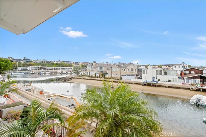 325 Grand Canal, Newport Beach, California 92662