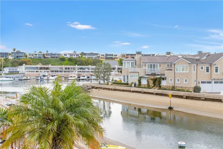 325 Grand Canal, Newport Beach, California 92662