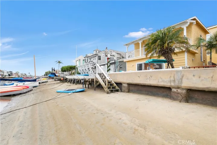 325 Grand Canal, Newport Beach, California 92662