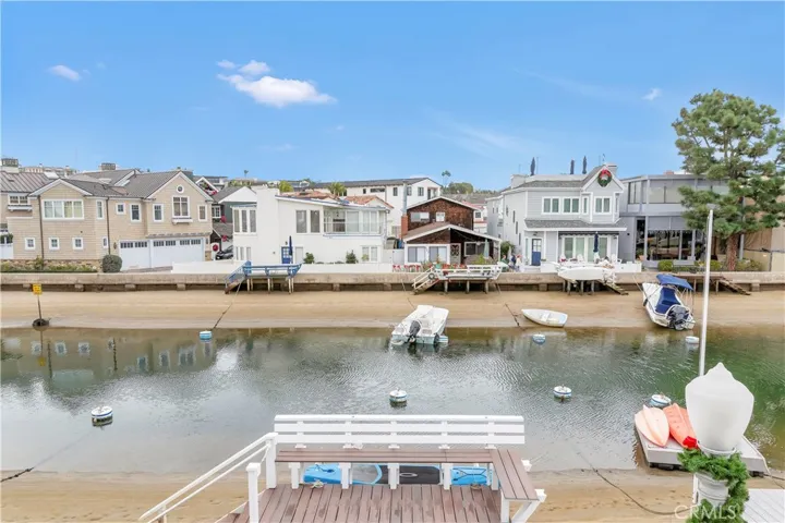 325 Grand Canal, Newport Beach, California 92662