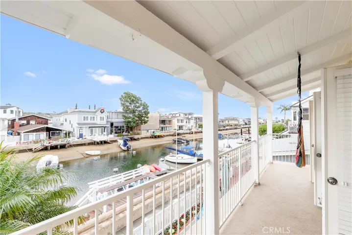 325 Grand Canal, Newport Beach, California 92662