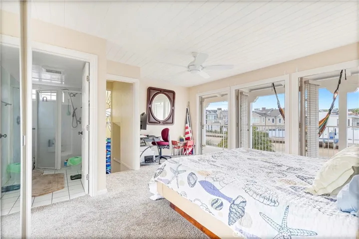 325 Grand Canal, Newport Beach, California 92662