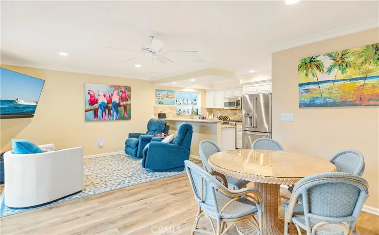325 Grand Canal, Newport Beach, California 92662