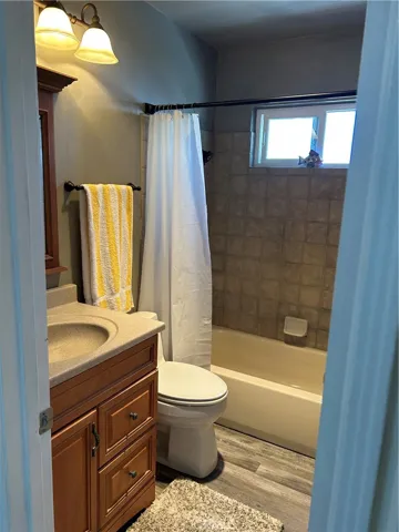 Main Living Bathroom