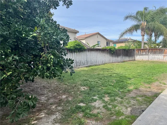 Sizable private backyrad