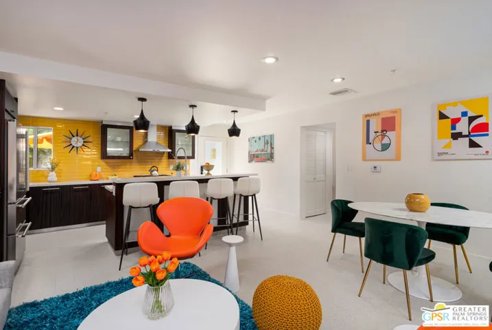 Unit 102 Living Room - Querenc