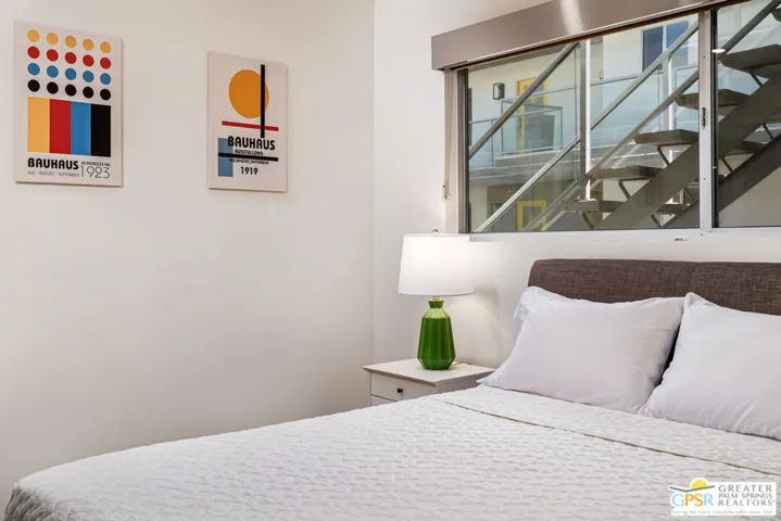 Unit 102 Guest Bedroom - Quere