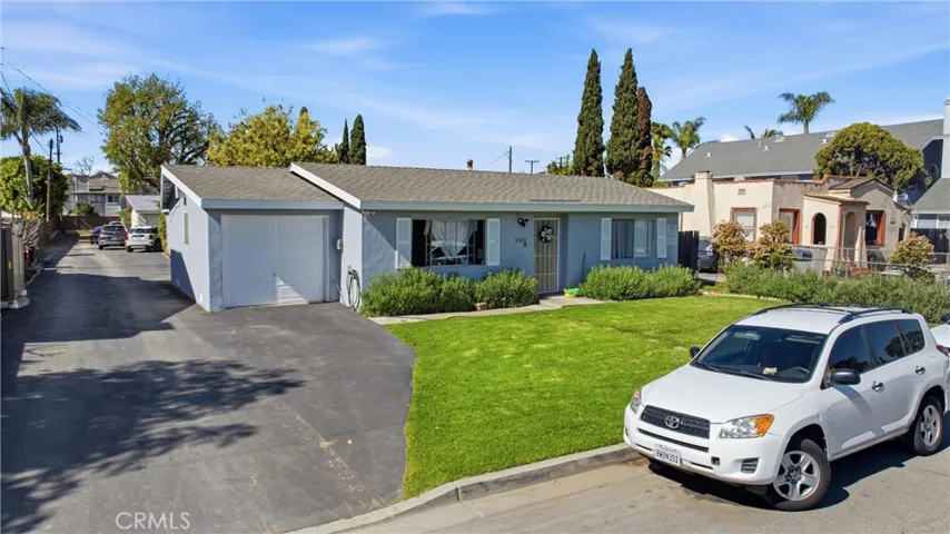 2525 Elden, Costa Mesa, California 92627