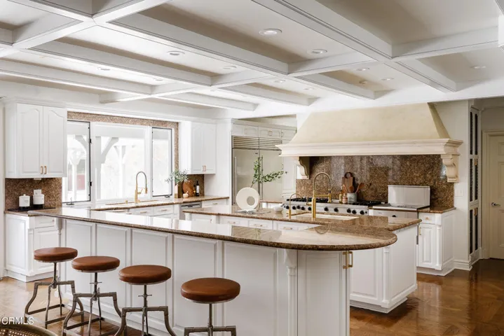kitchen bar