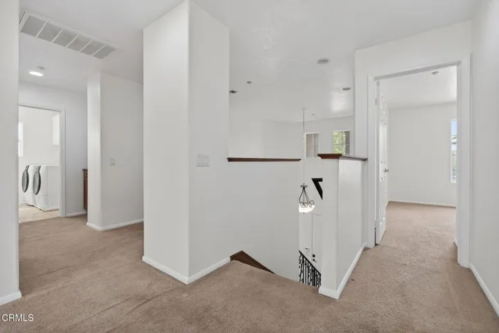 27-web-or-mls-Upmarketmedia_740Fre-080