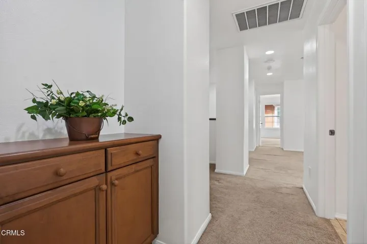 34-web-or-mls-Upmarketmedia_740Fre-102