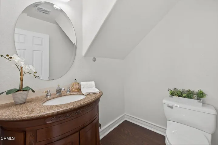 35-web-or-mls-Upmarketmedia_740Fre-103