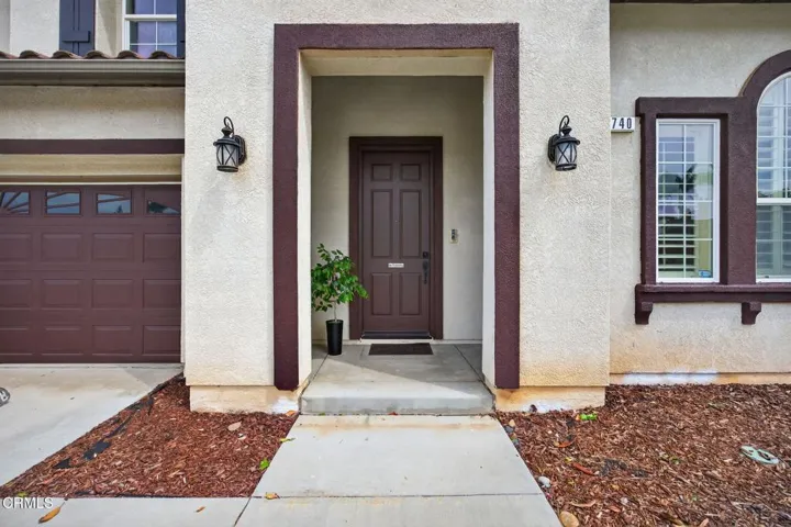 4-web-or-mls-Upmarketmedia_740Fre-011