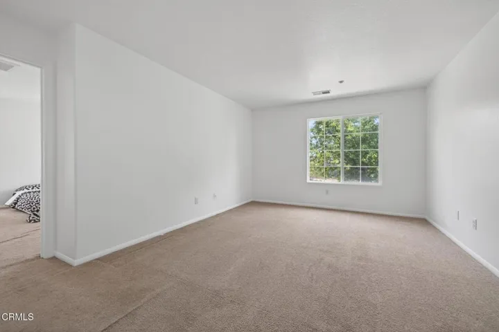 26-web-or-mls-Upmarketmedia_740Fre-076